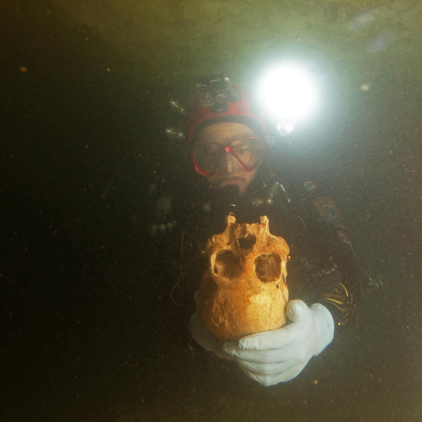 Знайдений череп жінки у печері Чан Хол поблизу Тулума, Мексика.