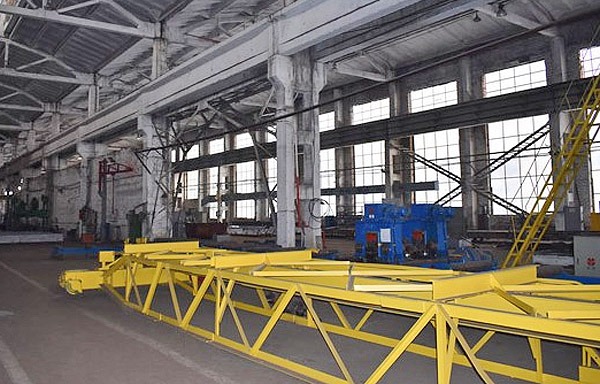 На виробничих майданчиках Макіївського заводу металоконструкцій знову працюють над замовленнями споживачів. Фото з сайту 06274.com.ua