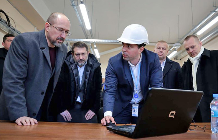Будівництво підстанції ПС 500/220 кВ «Кремінська» має завершитися вже в травні. Фото з сайту loga.gov.ua
