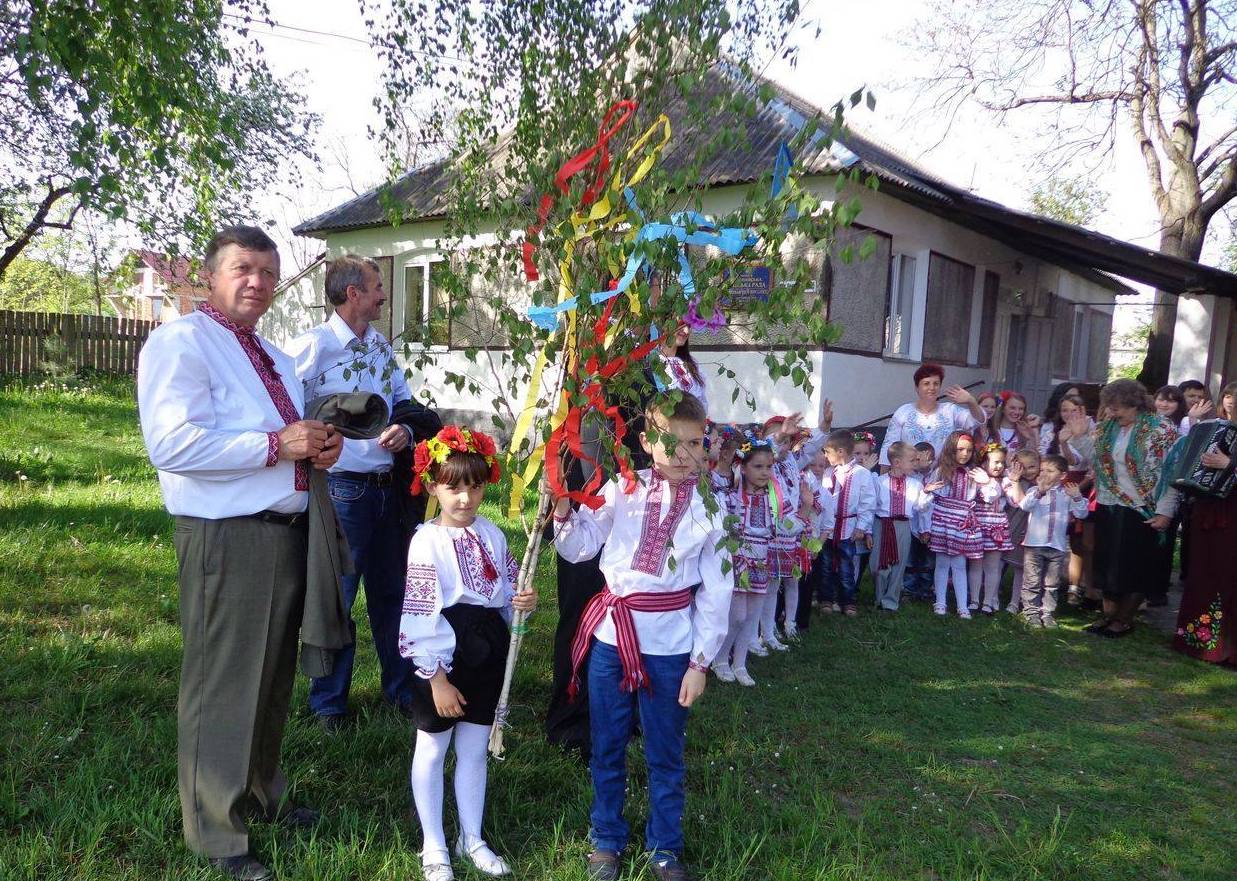 брати участь у святі «Боронявська береза» цікаво й місцевим школярам