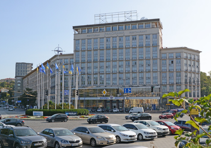 Продаж готелю «Дніпро» поповнив бюджет на понад 1,1 мільярда гривень. Фото Володимира ЗАЇКИ