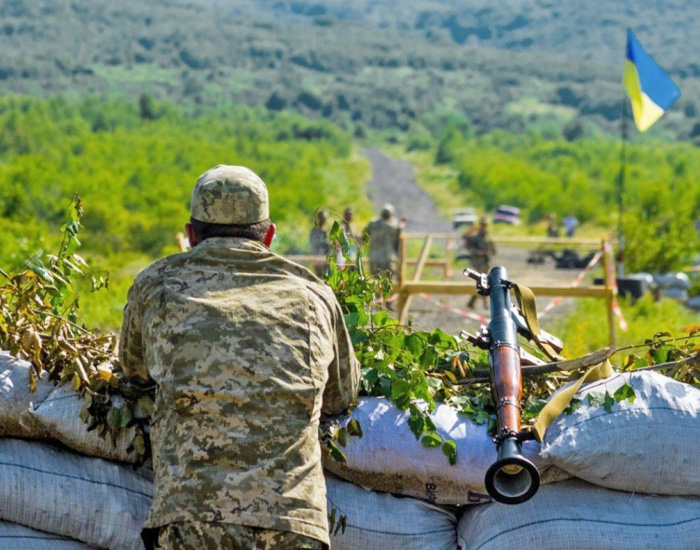 Наші військові пильнують безпеку держави і скористаються своїм правом на захист територіальної цілісності України. Фото з сайту dumskaya.net