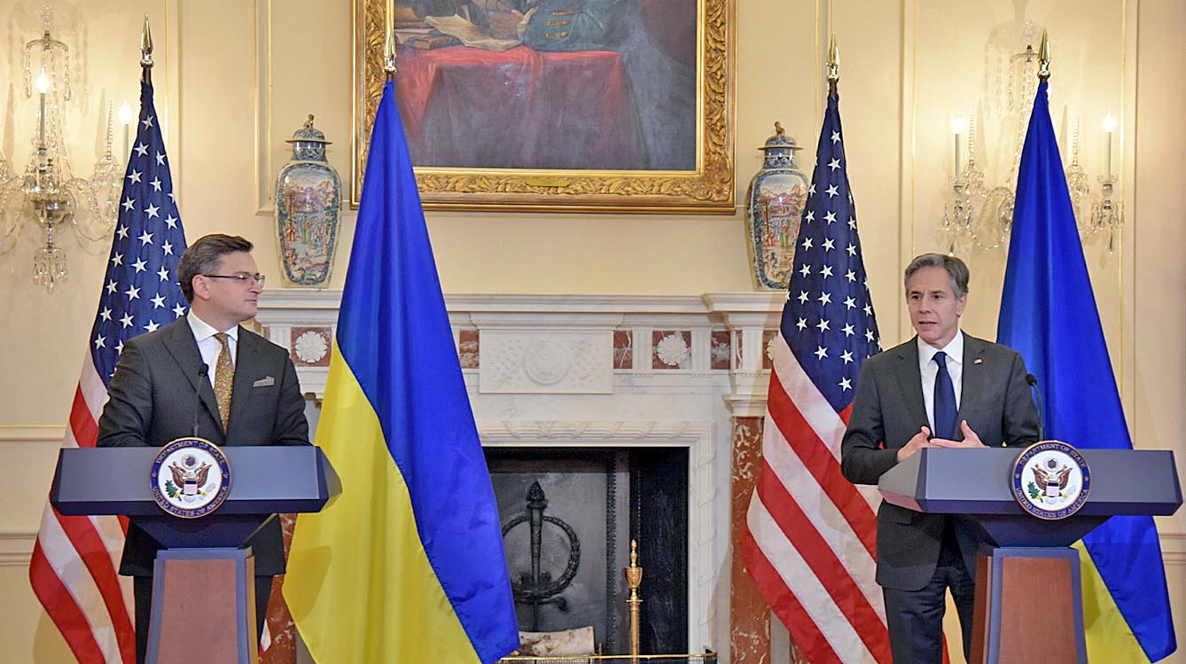 Держсекретар США Ентоні Блінкен (праворуч) застеріг Росію від повторення серйозної помилки зразка 2014 року. Фото з сайту mfa.gov.ua