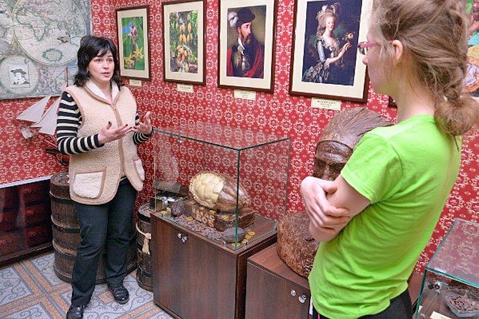 Щороку в  Музеї шоколаду проводять екскурсії  не менш як для 4-5 тисяч відвідувачів, зокрема  й іноземних гостей. Фото з сайту pokatushki.kh.ua