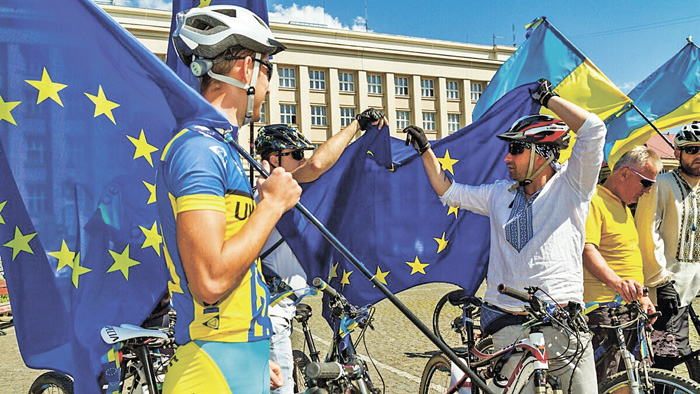Гарантувати безпеку можна лише завдяки інтеграції з Євросоюзом. Фото з сайту radiosvoboda.org