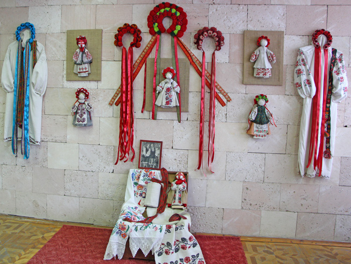 Виставка вузлової ляльки в Полтаві. Фото надав автор