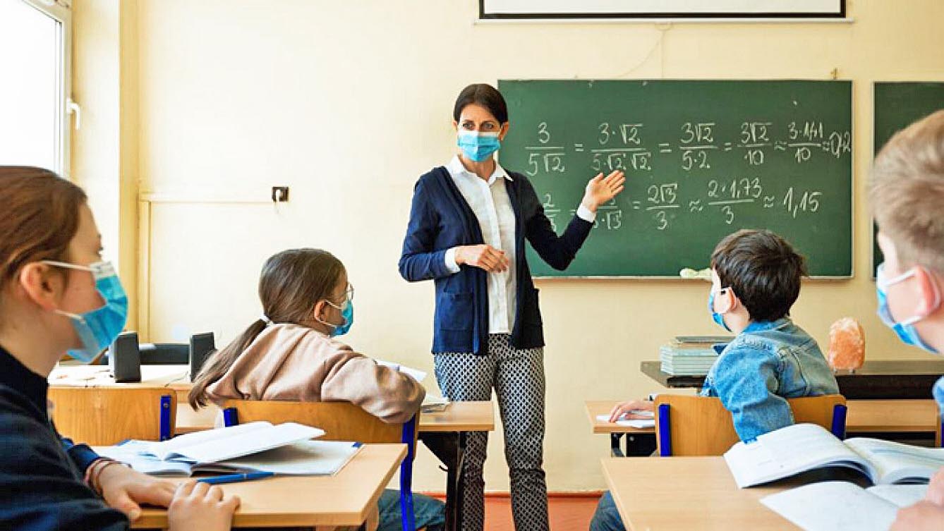 Завдяки свідомості вчителів навчальний рік у Харкові триватиме в очній формі. Фото з сайту top-news.com.ua