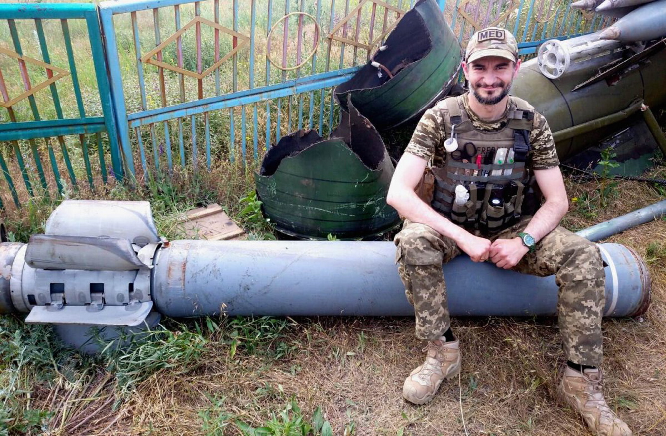 Лікар Ерік Глеба із 2015 року на передовій рятує життя українських військових. Фото з сайту armyinform.com.ua