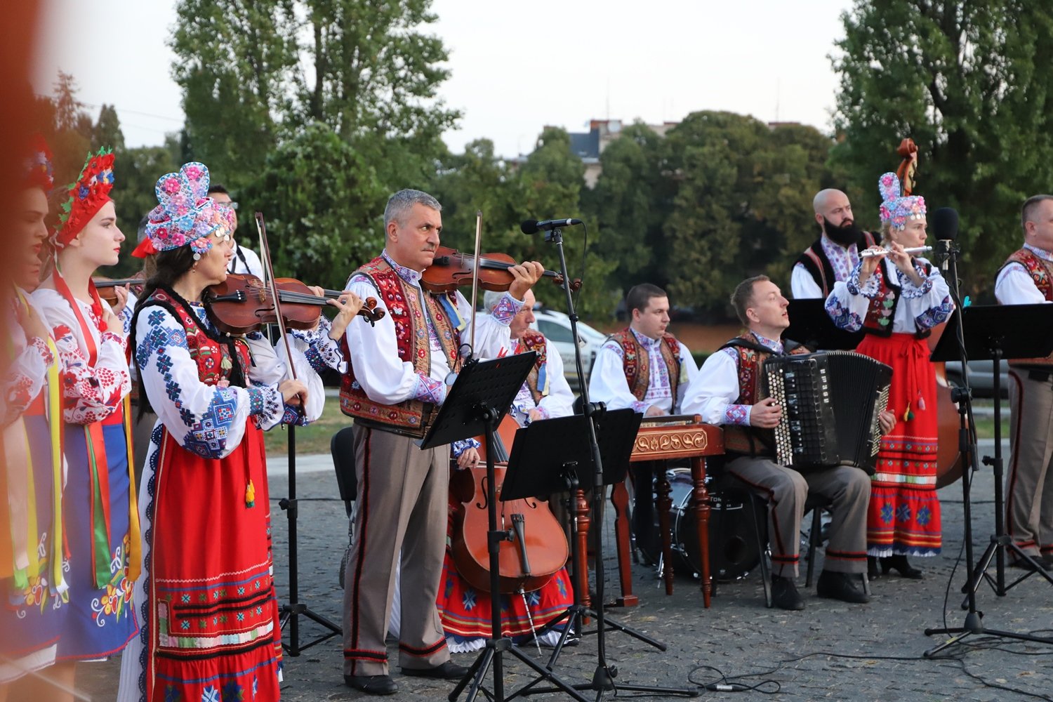 Артисти хору під час світанкової молитви за Україну в День Незалежності. Фото з офіційної сторінки хору у фейсбуц