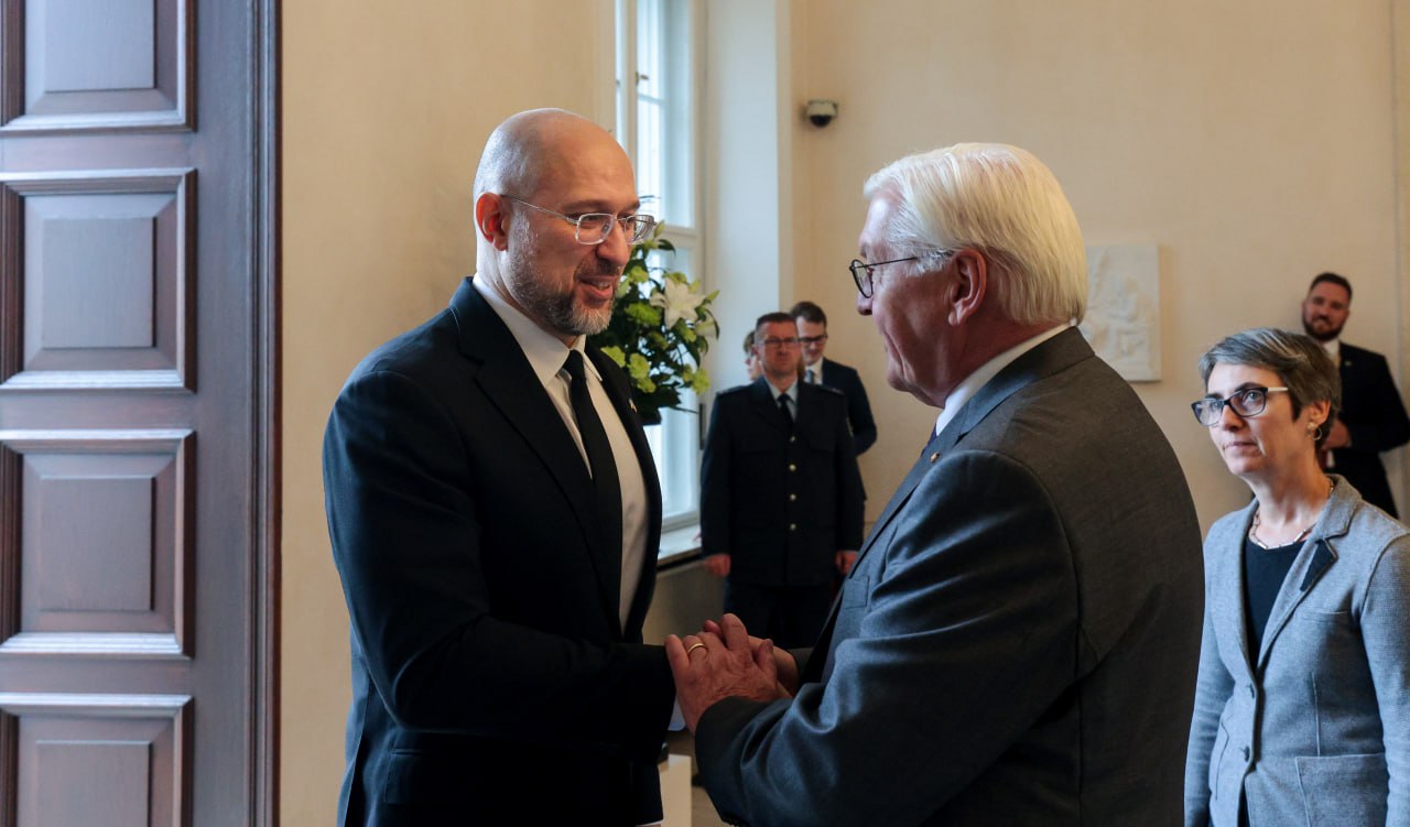 Прем’єр-міністр Денис Шмигаль і Федеральний президент Німеччини Франк-Вальтер Штайнмаєр обговорили спільний розвиток оборонних індустрій. Фото з сайту kmu.gov.ua