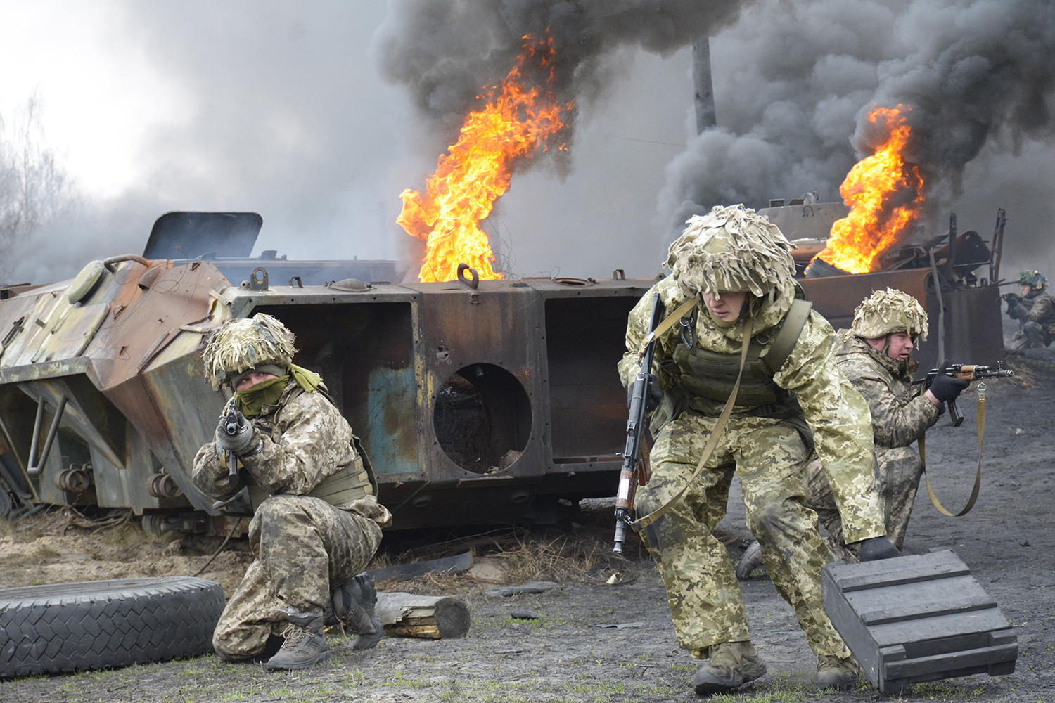 Важко в навчанні –– легко в бою: десантники щодня до автоматизму відпрацьовують вправи на вогневому рубежі. Фото автора