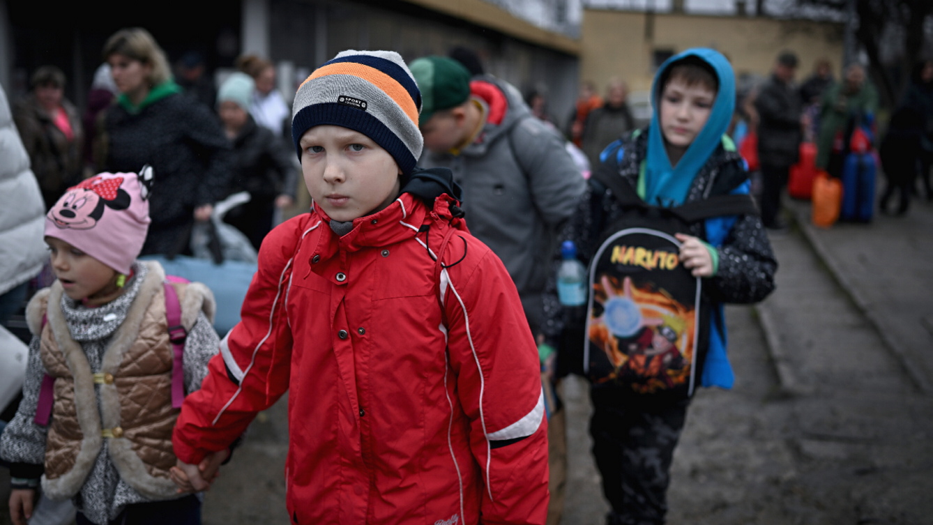 Лише за офіційними даними, росіяни силоміць вивезли до рф 16 221 дитину. Фото з сайту glavcom.ua