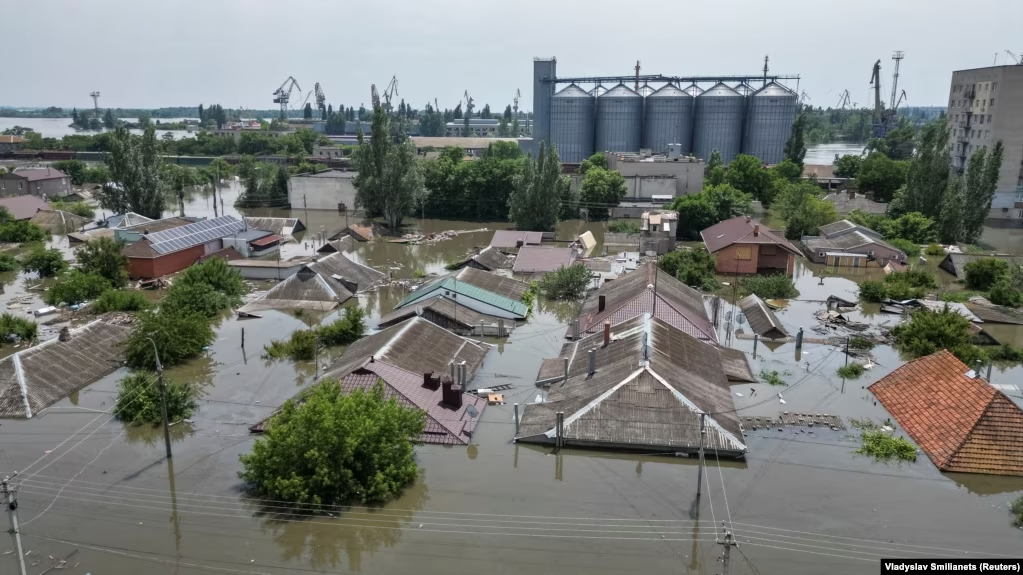 Велика вода забрала у тисяч людей їхні домівки. Фото з сайту radiosvoboda.org
