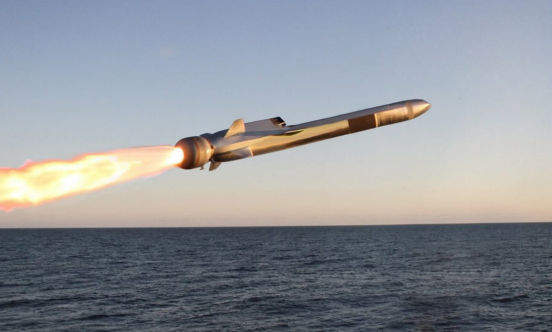 Протикорабельна ракетаК Naval Strike MissileККможеКбути запущена з узбережжяКУкраїниКта має дальність 250 км
