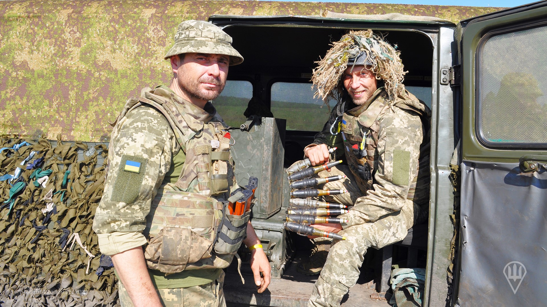 Розрахунок артилеристів­зенітників завжди перебуває в готовності зустріти ворожі літальні апарати, тож і боєкомплект ці хлопці тримають під рукою