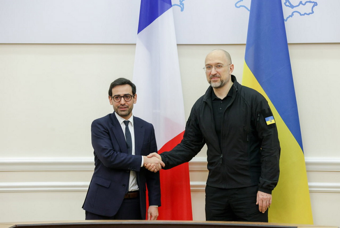 Денис Шмигаль  висловив сподівання на подальшу підтримку Францією фінансових ініціатив на рівні Євросоюзу. Фото з Урядового порталу