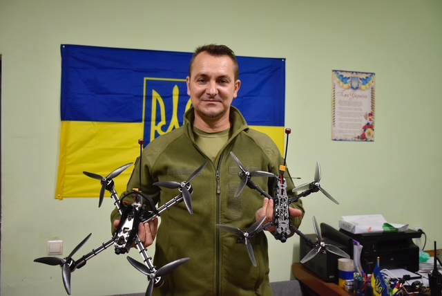 Володимир давно пересвідчився: щоб перемогти ворога на полі бою, не обов’язково втрачати наших людей. Фото надав автор