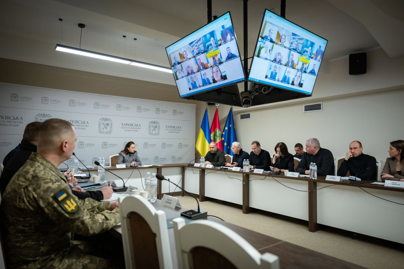 На виїзному засіданні в Харкові розподілили кошти відповідно до найбільших ризиків і потреб областей. Фото з Урядового порталу