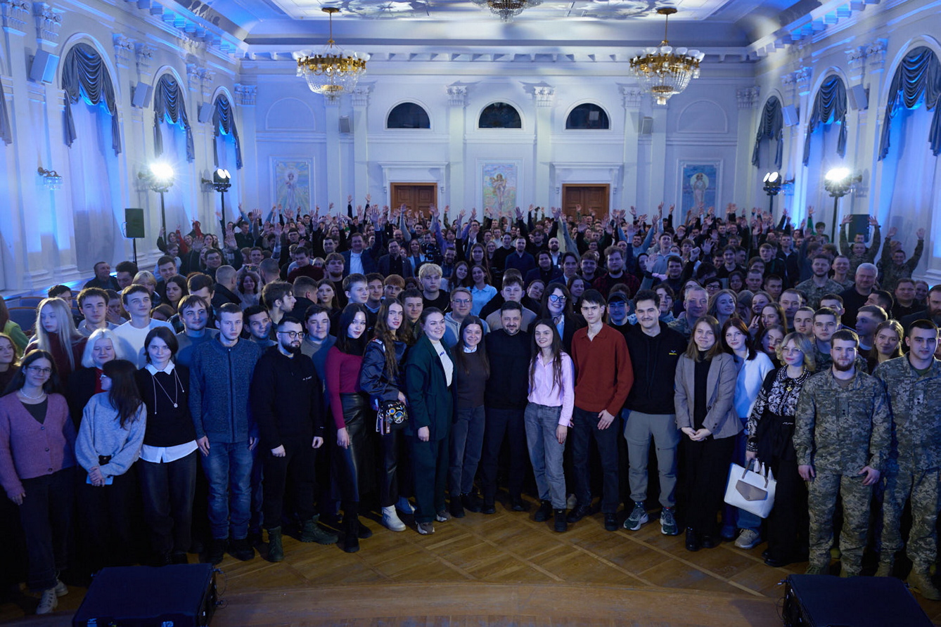 На зустрічі були присутні понад 400 студентів з різних факультетів . Фото з сайту president.gov.ua