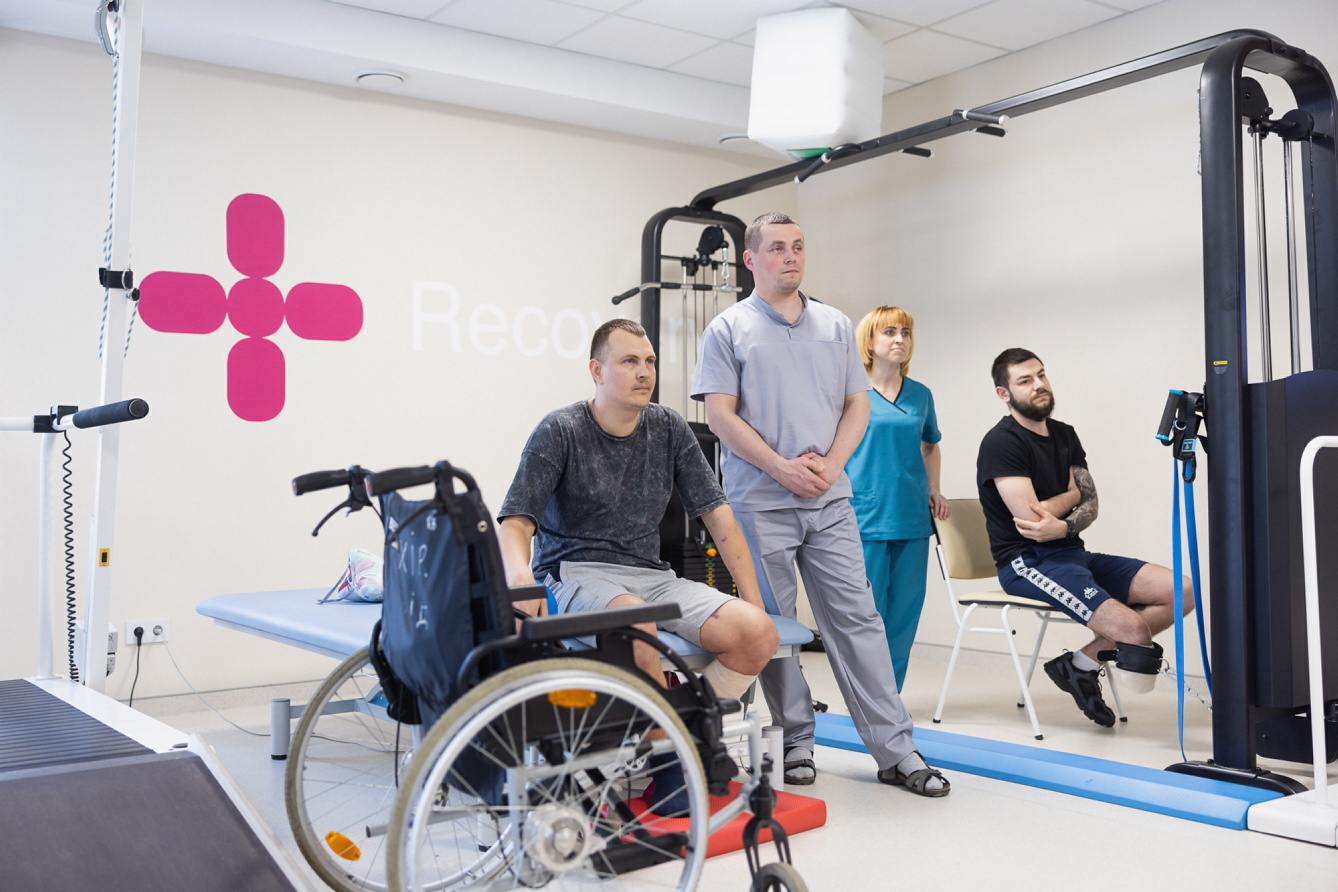 На базі хмельницької лікарні працює центр Recovery, де пройшли реабілітацію понад 12 тисяч воїнів. Фото з сайту president.gov.ua