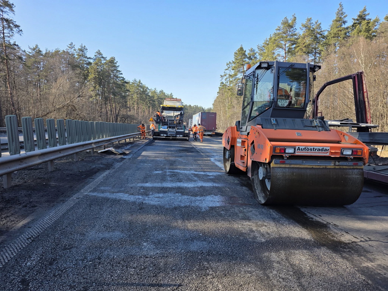 За тиждень в країні відремонтовано понад 155 тис. кв. м дорожнього покриття. Фото з сайту infocar.ua
