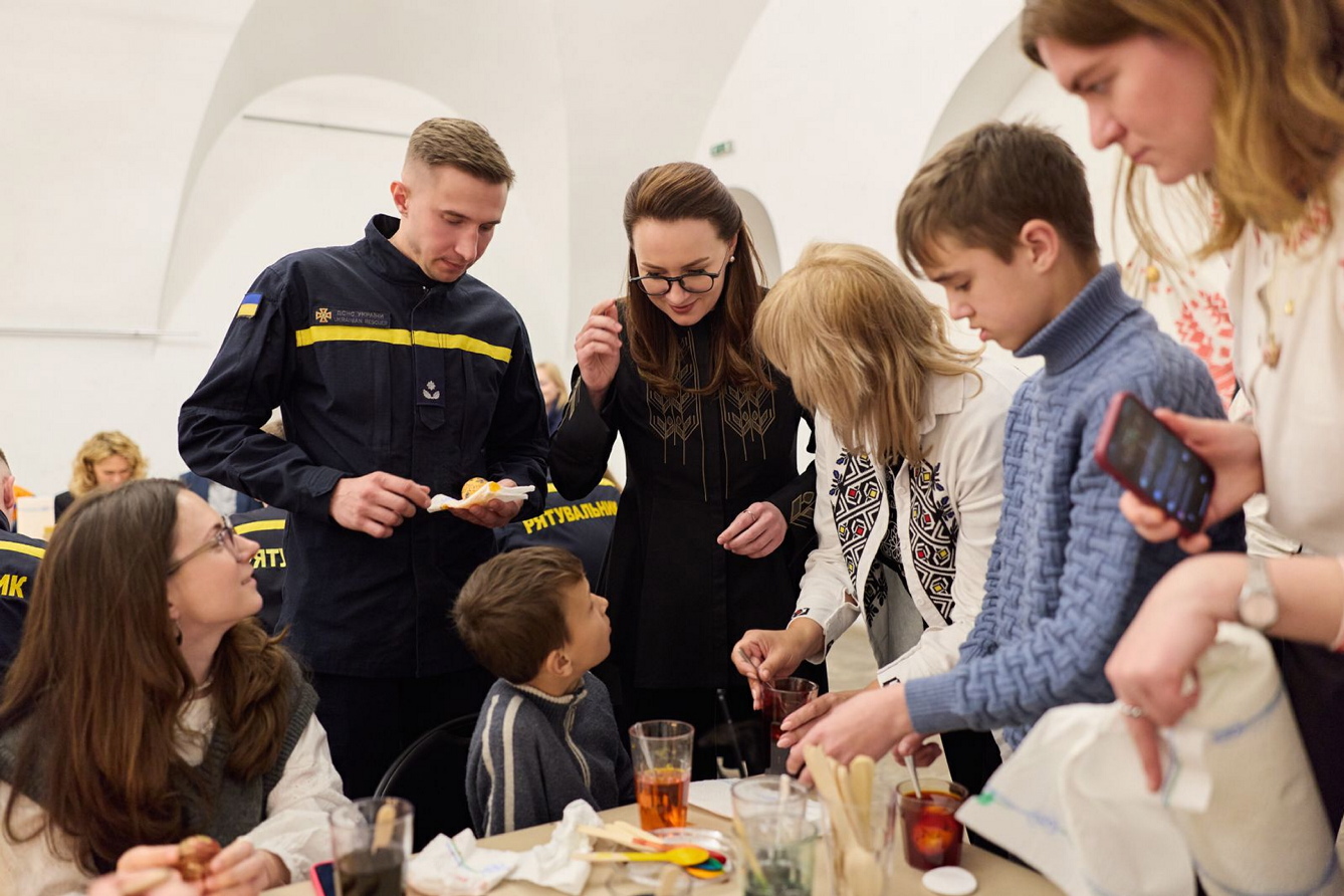 Цей майстерклас, у якому взяла участь Прем’єрміністр, якраз про спільнодію і спільні цінності, які зшивають і об’єднують. Фото з Урядового порталу