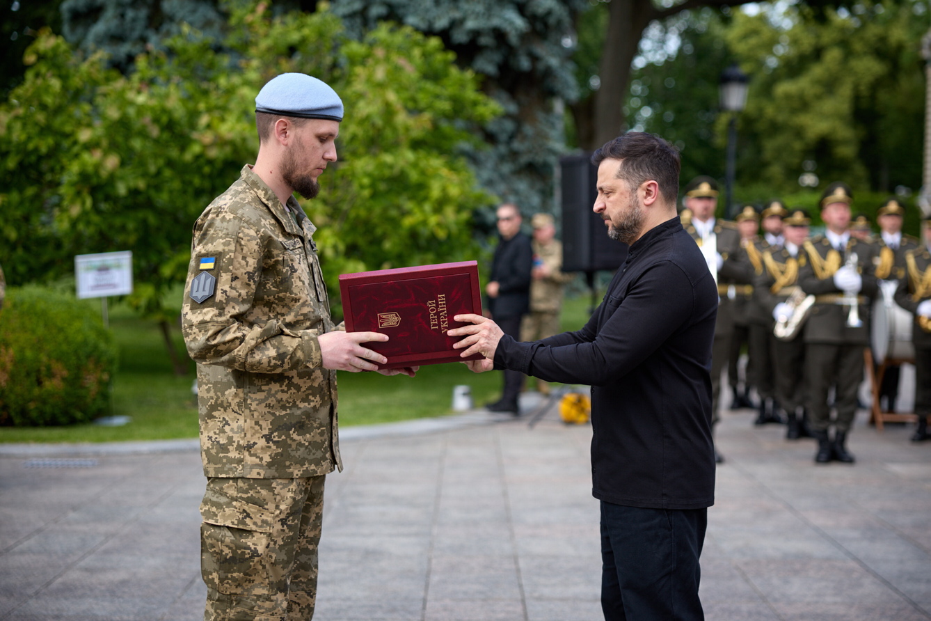 Володимир Зеленський вручив високі державні нагороди військовослужбовцям Сил безпілотних систем. Фото з сайту president.gov.ua