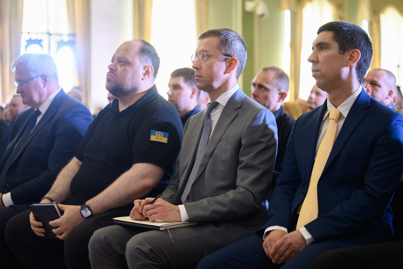 Учасники наради підтвердили важливість зміцнення обороноздатності України та пошуку нових форматів співпраці з іноземними партнерами . Фото з сайту president.gov.ua