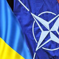НАТО тримає двері відкритими і чекає від України реформ