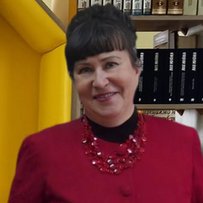 Директор Центральної бібліотеки Полтавської міської територіальної громади Таміла Дузенко: «Під час війни бібліотеки не просто стабільно працюють, а стають аптеками для душі»