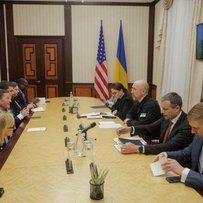 Важлива політична й економічна підтримка