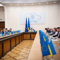 Держава повинна допомогти людям