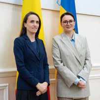 Від двосторонніх відносин до рівня стратегічного партнерства