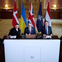 Мир народжується з тиску на агресора