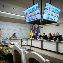 Для зміцнення спроможності громад і регіонів та відбудови 