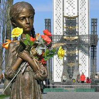 Місця поховань можна знайти на карті