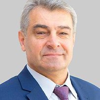 П’ять мандаринів за вірш у кабінеті директора