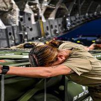 Уряд спростив закупівлю пікапів та списання військового майна