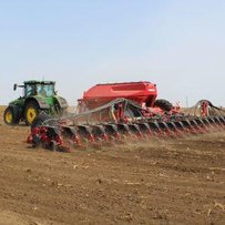 Аграрії розпочали осінню посівну кампанію