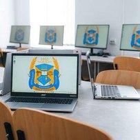 Комп’ютерна техніка для коледжів і шкіл