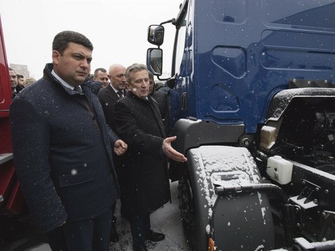 1 грудня Прем'єр-міністр України ознайомився з роботою ПАТ "АвтоКРАЗ"