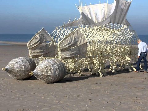 "Пляжні бестії" данського скульптора Тео Янсена