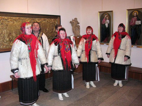 З новорічними і різдвяними святами «Урядовий кур’єр» привітав ансамбль «Більчанки»